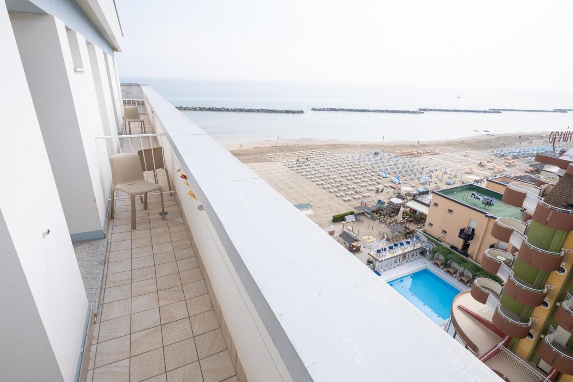 Hotel Capitol Gatteo a Mare Zewnętrze zdjęcie